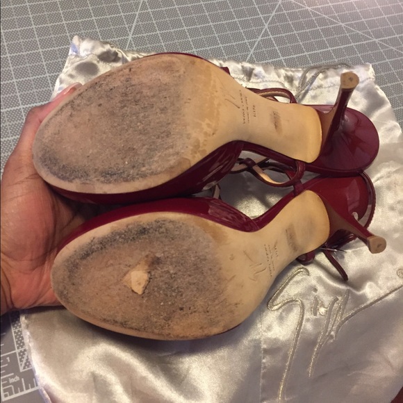 Authentic Giuseppe Zanotti red stiletto - Picture 5 of 6
